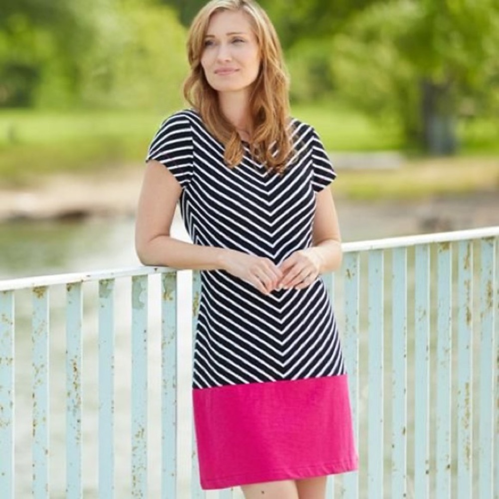 Hatley Women’s Nellie Dress | Chevron & Magenta block | Medium | EUC